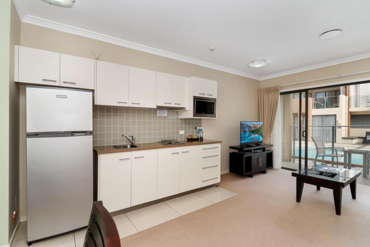 Eden By The Bay Aparthotel 4*